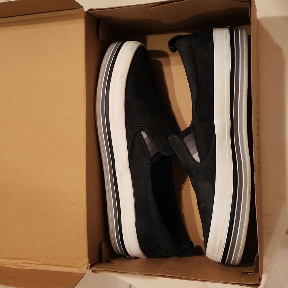 Ladies slip on shoes